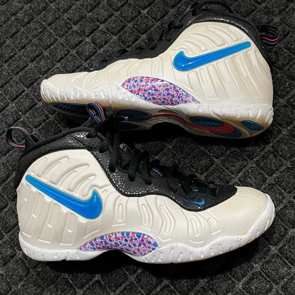 Nike Foamposite Pro GS 3D Black and White high top Sneakers